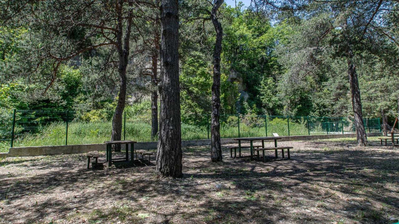 Vacanceole - Residence Les Gorges Rouges Гийом Экстерьер фото