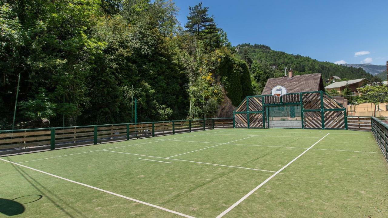 Vacanceole - Residence Les Gorges Rouges Гийом Экстерьер фото